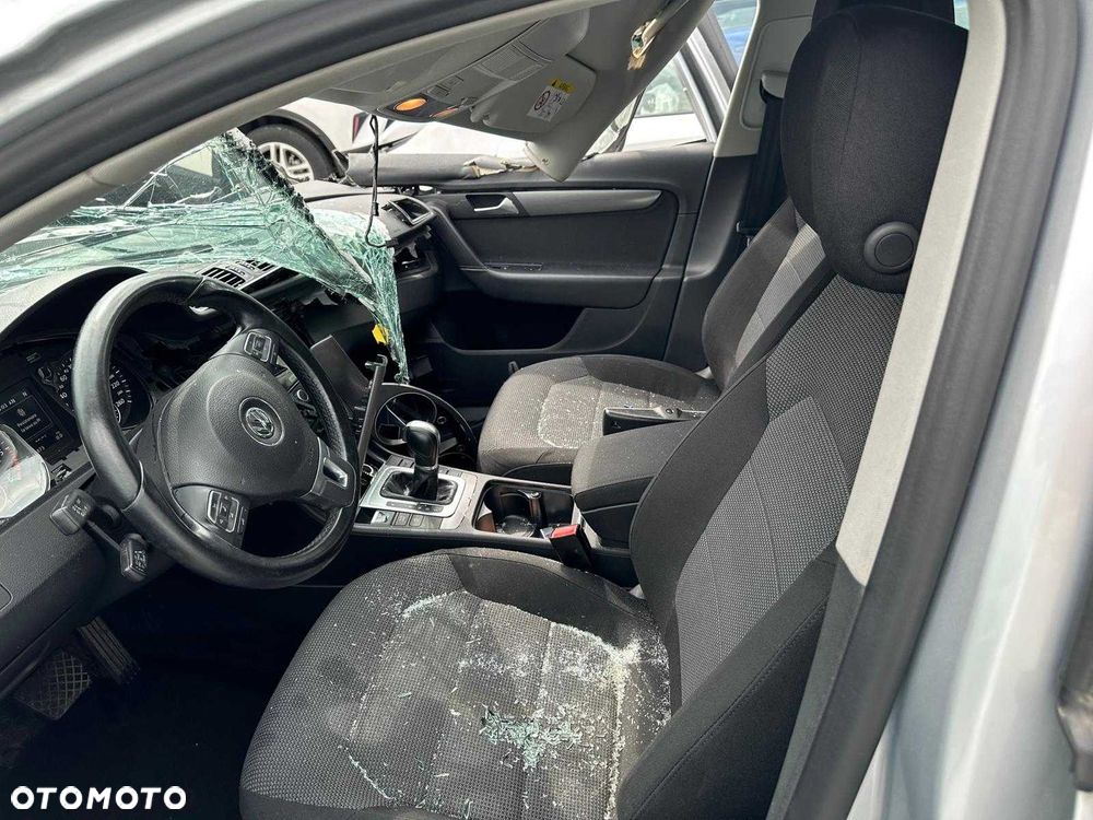 Volkswagen Passat 2012 photo 5