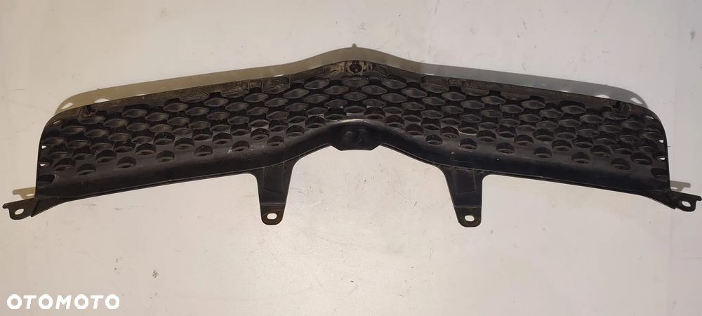 GRILL CHLODNICY KRATKA ATRAPA TOYOTA YARIS VERSO - 2