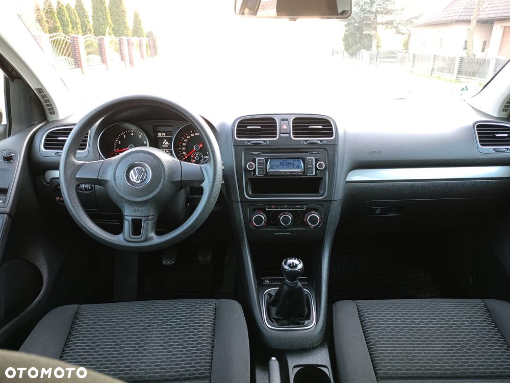 Volkswagen Golf - 10