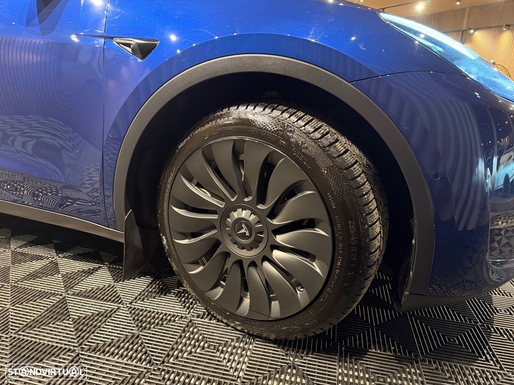 Tesla Model Y Long-Range RWD - 9