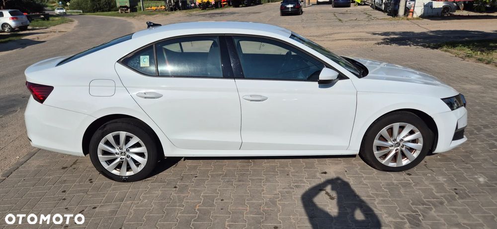 Skoda Octavia 2.0 TDI Edition 130 Essence DSG - 20