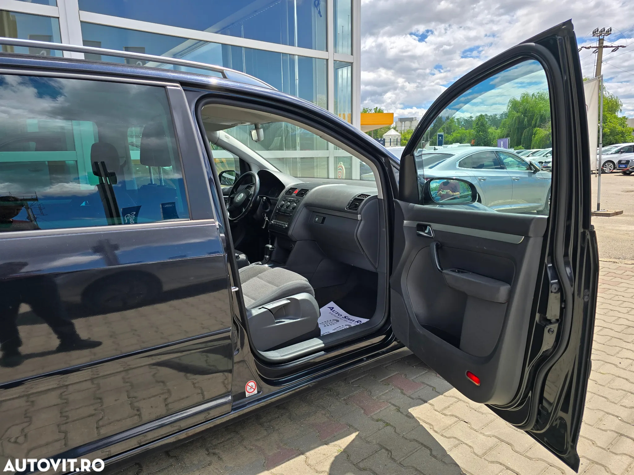 Volkswagen Touran 2.0 TDI DPF DSG Comfortline - 9