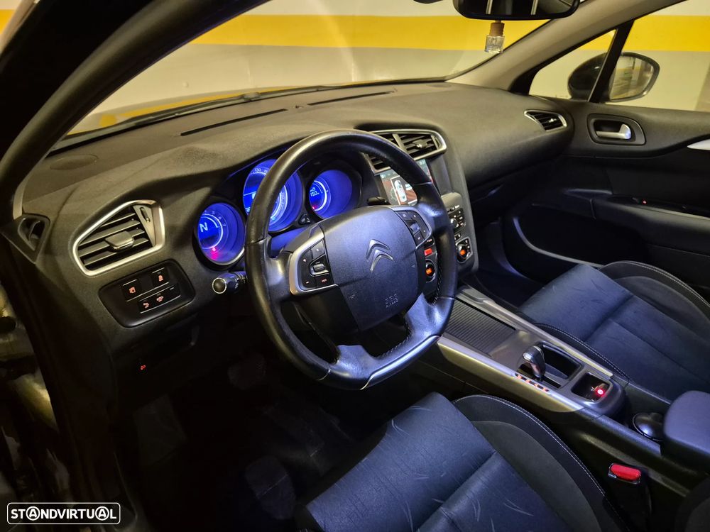 Citroën C4 e-HDi 115 ETG6 Selection - 28