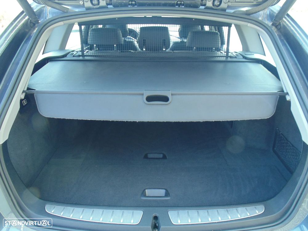 BMW 318 d Touring Line Luxury - 16