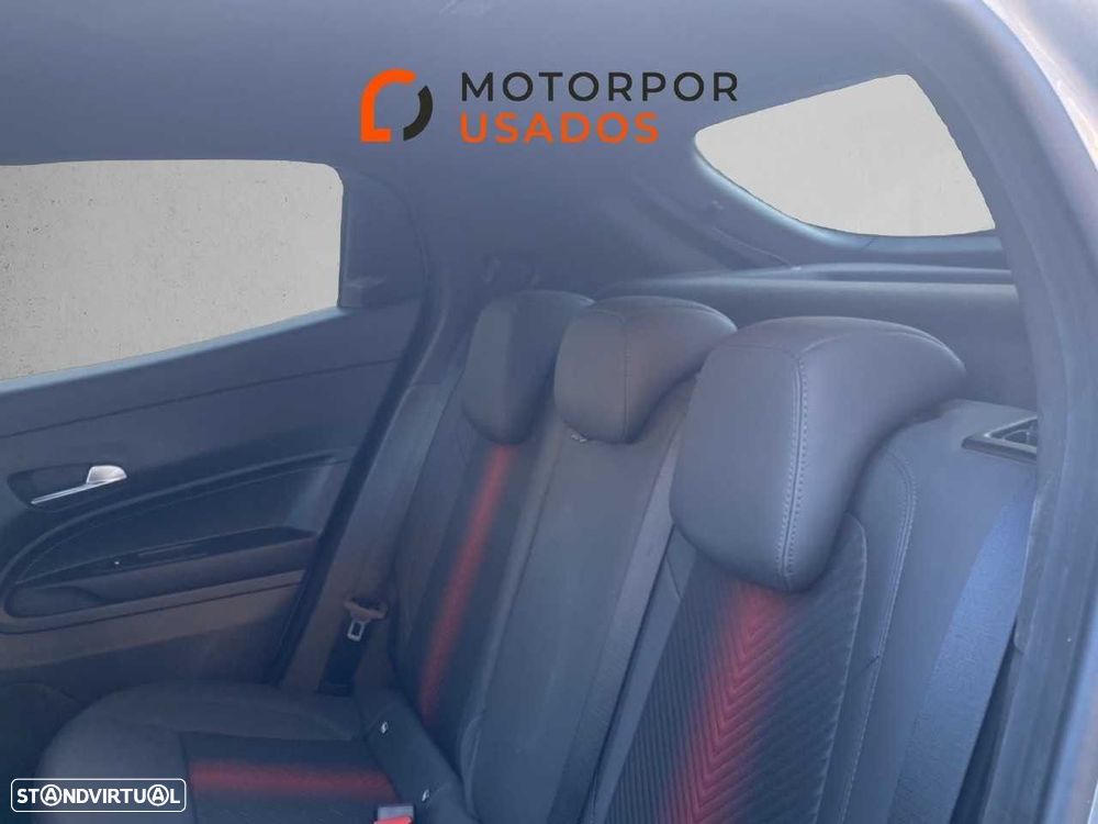 Alfa Romeo Junior 1.2 eDCT6 - 10