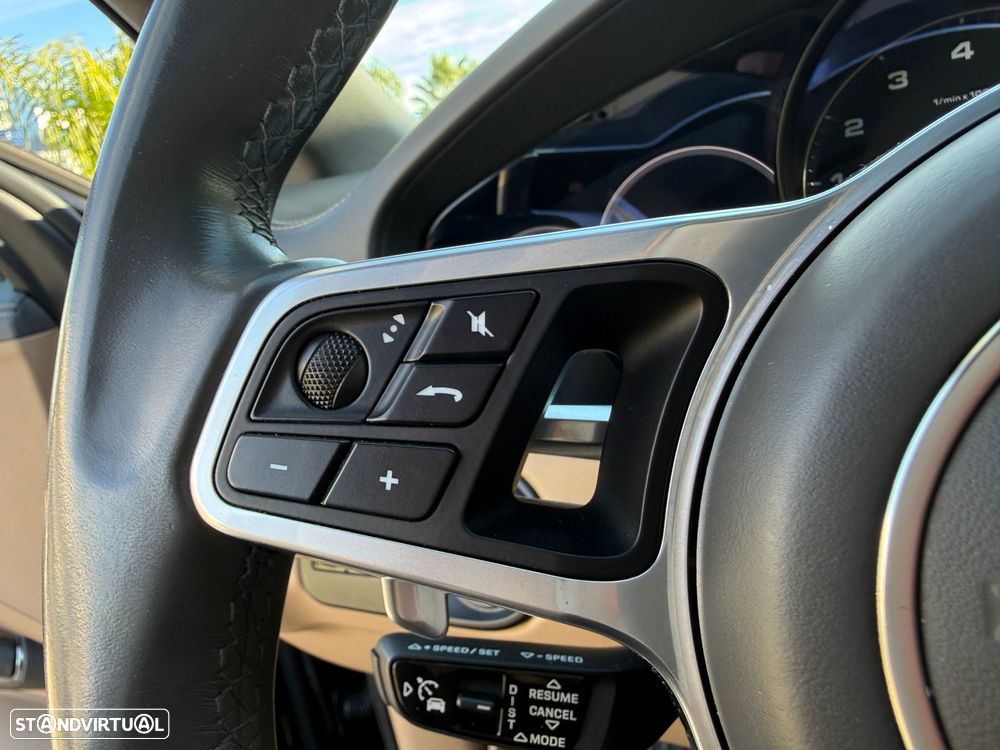 Porsche Cayenne Coupé E-Hybrid Platinum Edition - 17