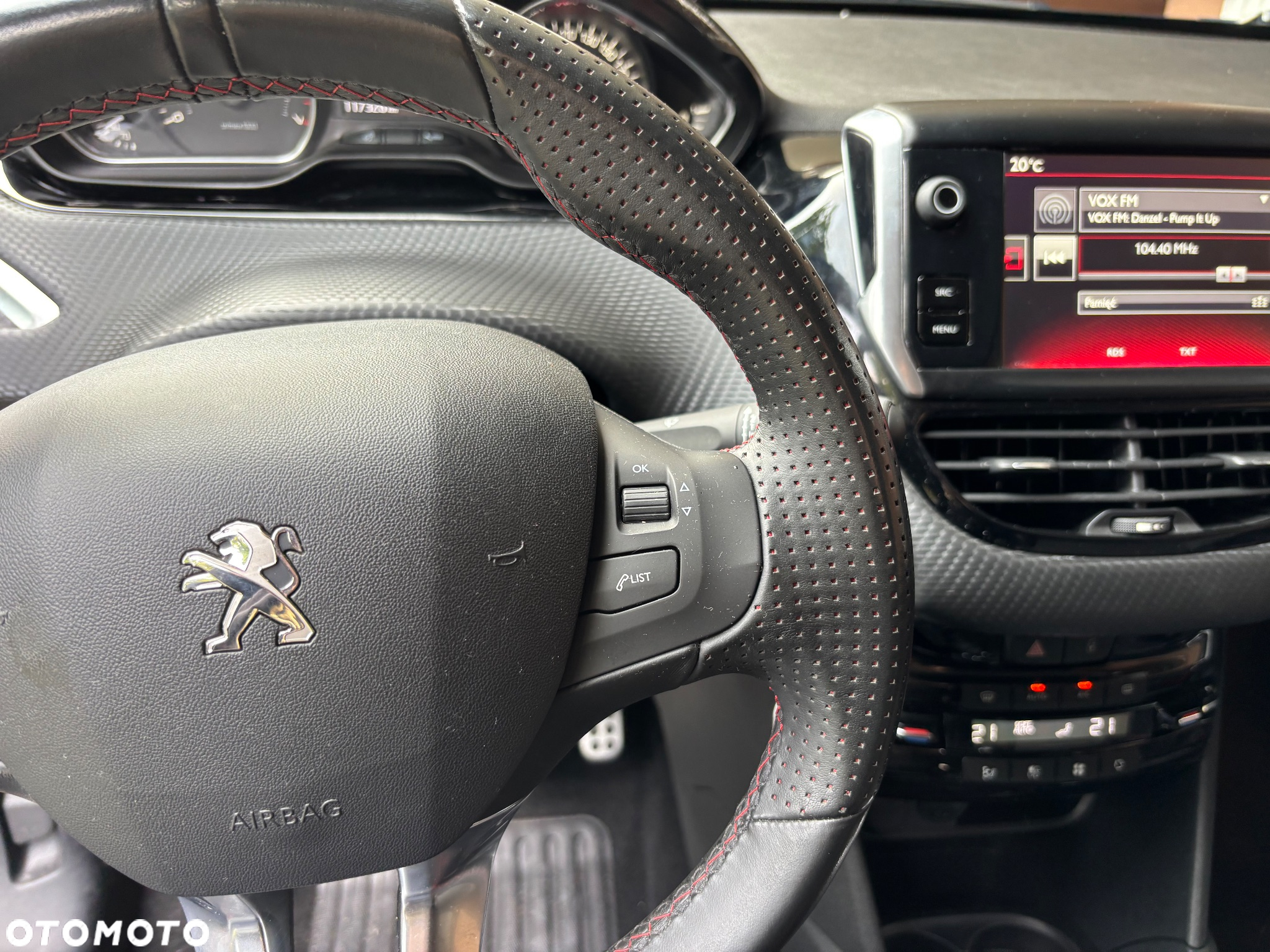 Peugeot 208 PureTech 110 Stop & Start Allure - 32