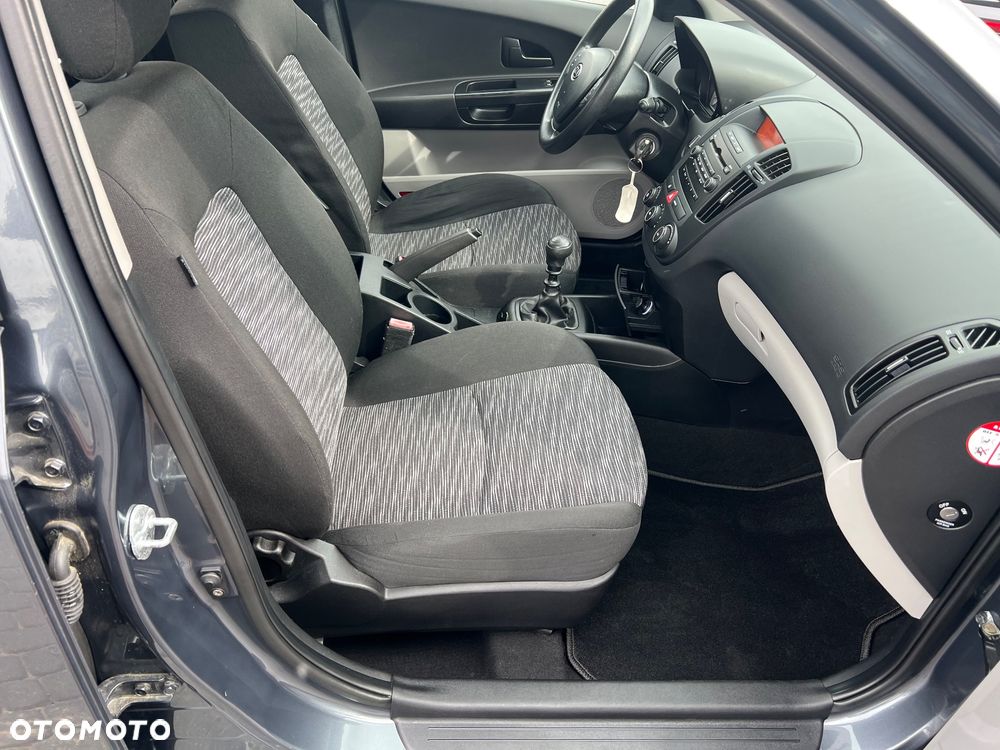 Kia Ceed 1.4 Comfort + - 29