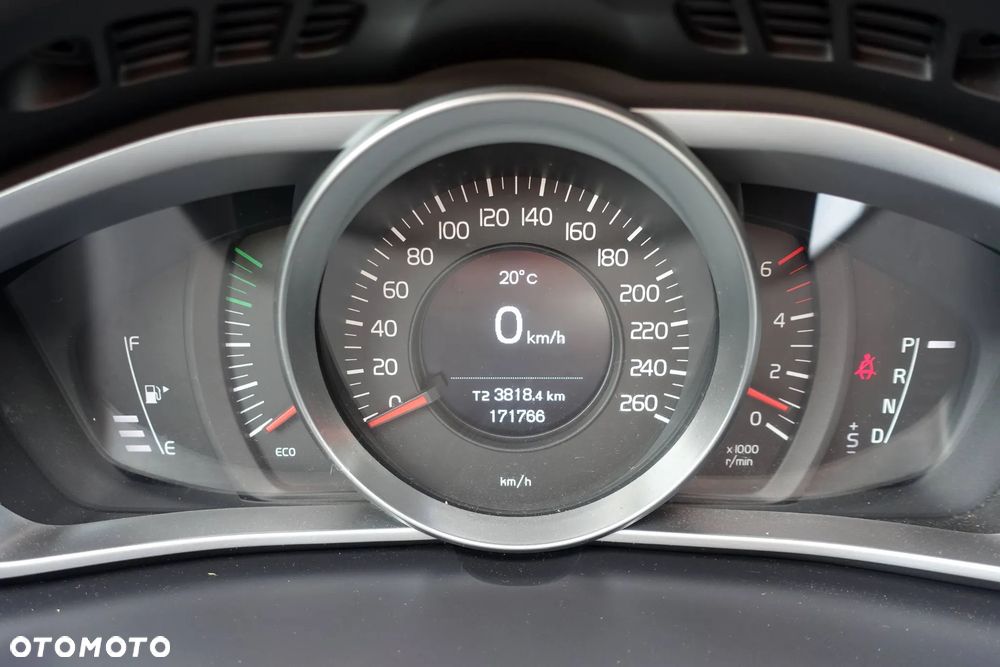 Volvo V40 D2 Momentum - 18