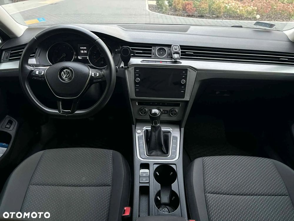 Volkswagen Passat 1.4 TSI BMT Trendline - 23
