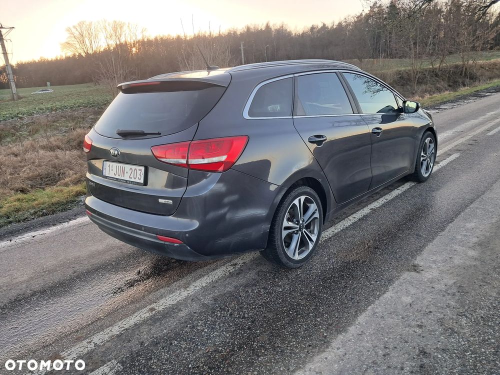 Kia Ceed 1.6 CRDi 136 ISG Platinum Edition - 3
