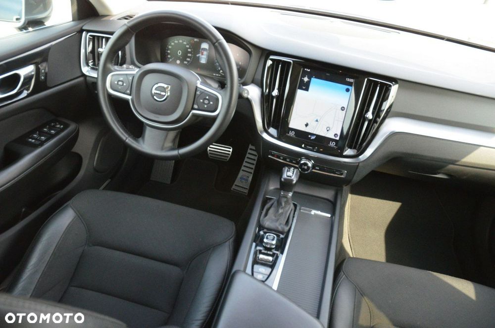 Volvo V60 D4 Geartronic Momentum - 25