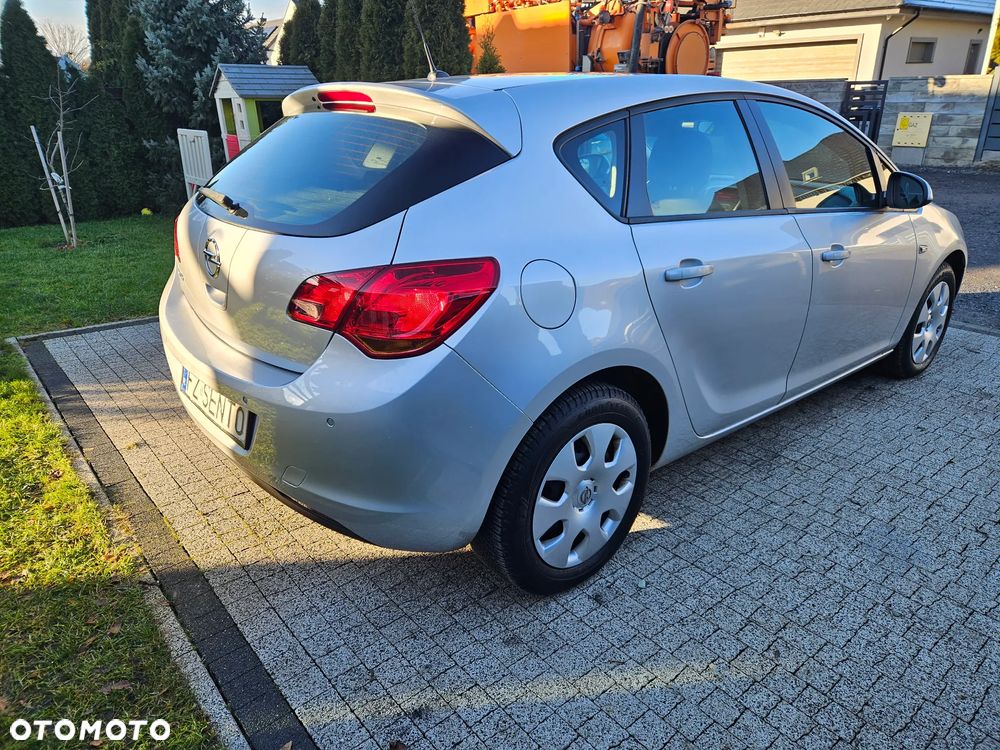 Opel Astra 1.6 Innovation - 6