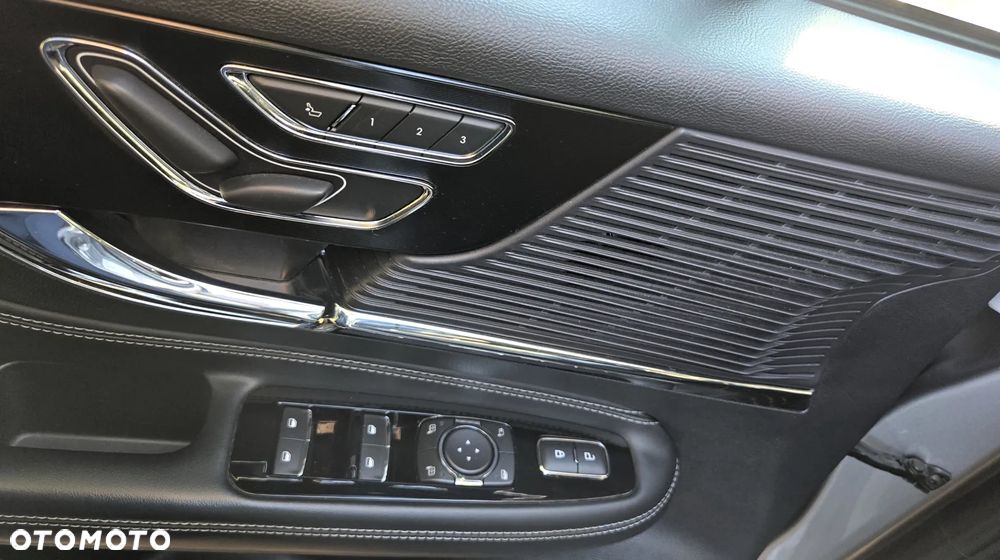 Lincoln Corsair - 15