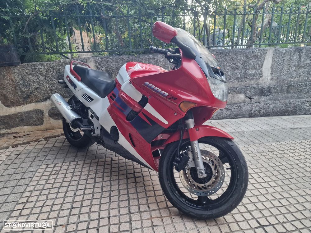 Honda CBR - 1