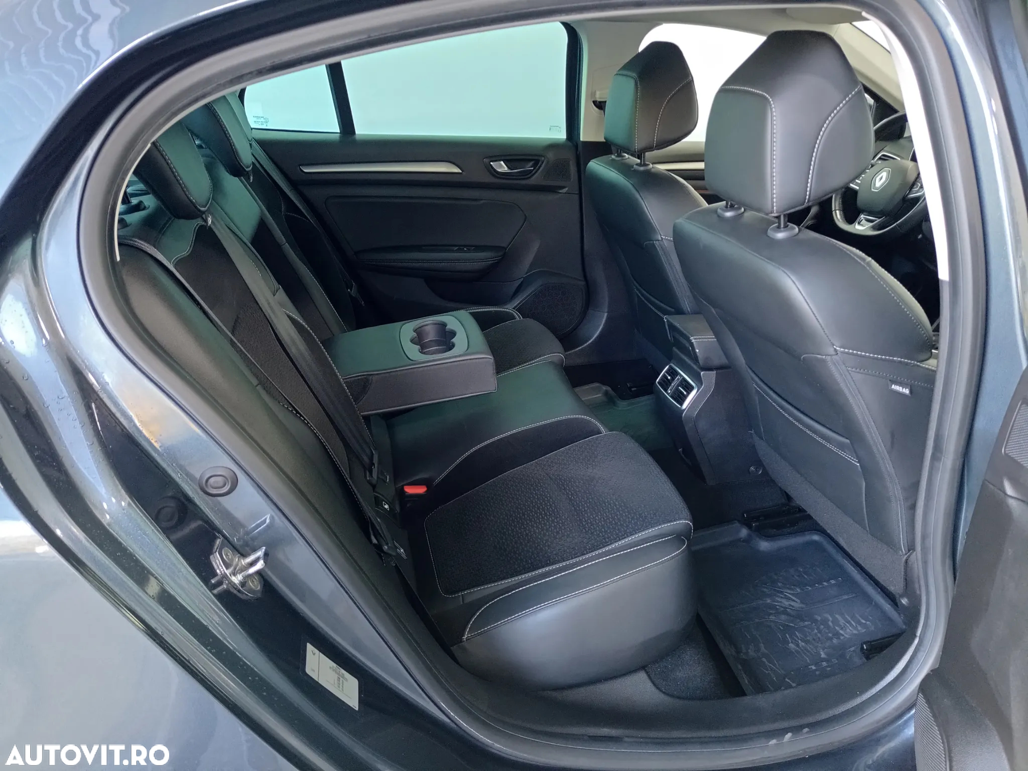 Renault Megane TCe 140 EDC GPF Zen - 27