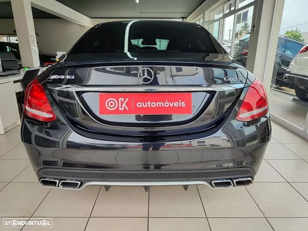 Mercedes-Benz C 63 AMG S - 52