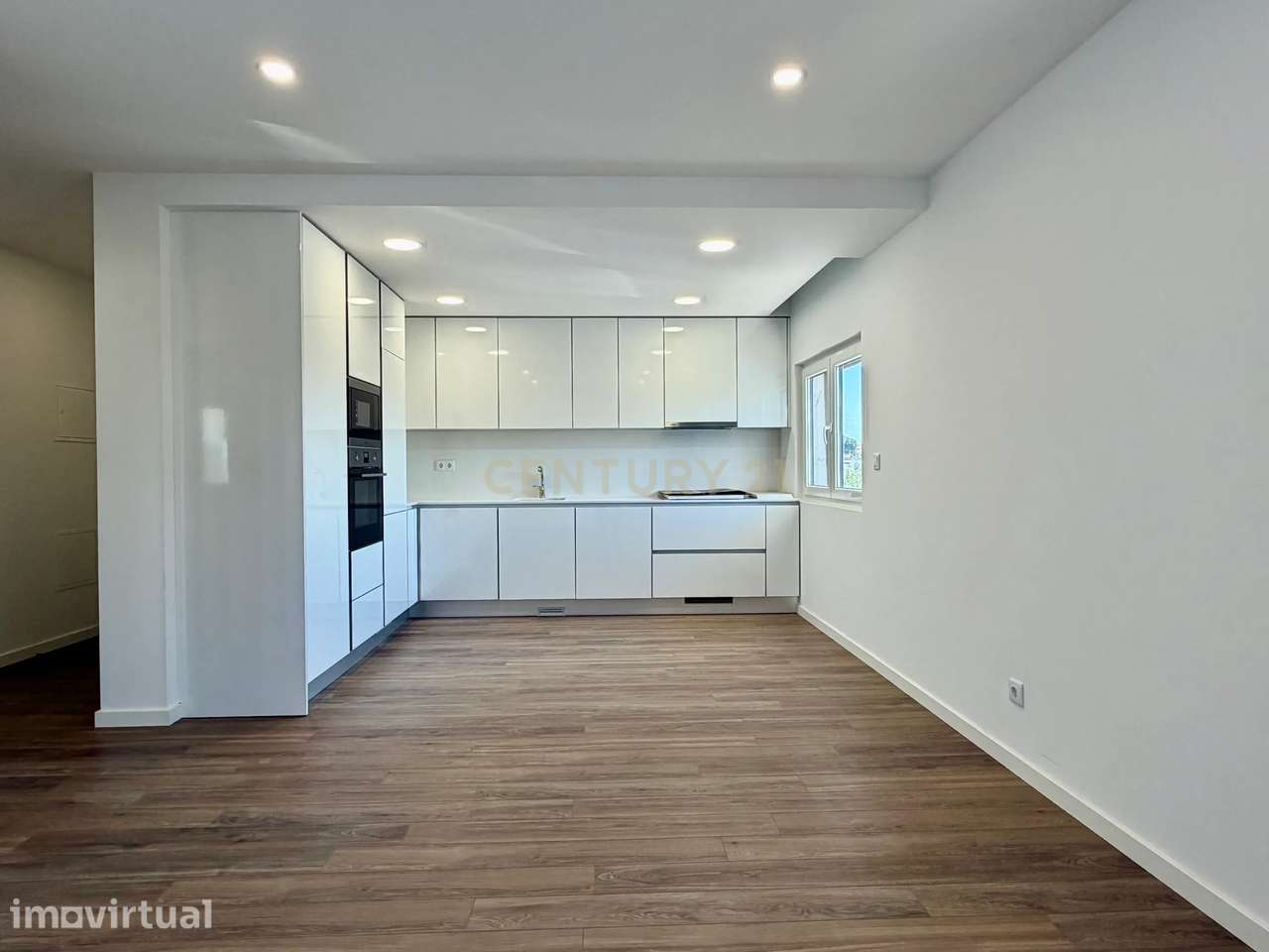 Sintra – Apartamento T1 a estrear com 2 lugares de estacionamento - Grande imagem: 4/11