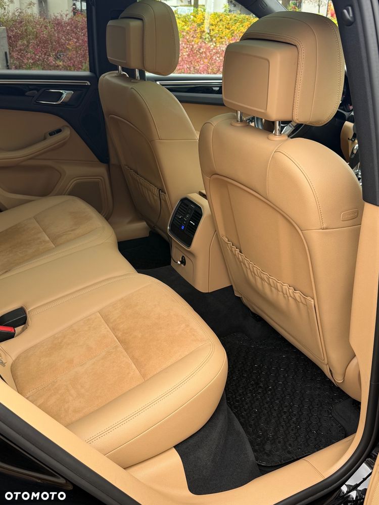 Porsche Macan Standard - 16