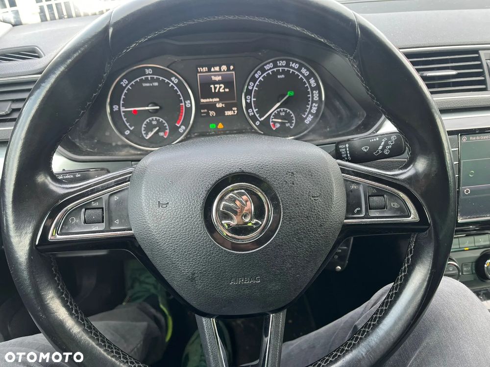 Skoda Superb 2.0 TDI DSG Premium Edition - 8