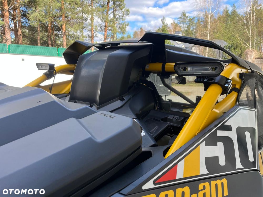 Can-Am Maverick - 32