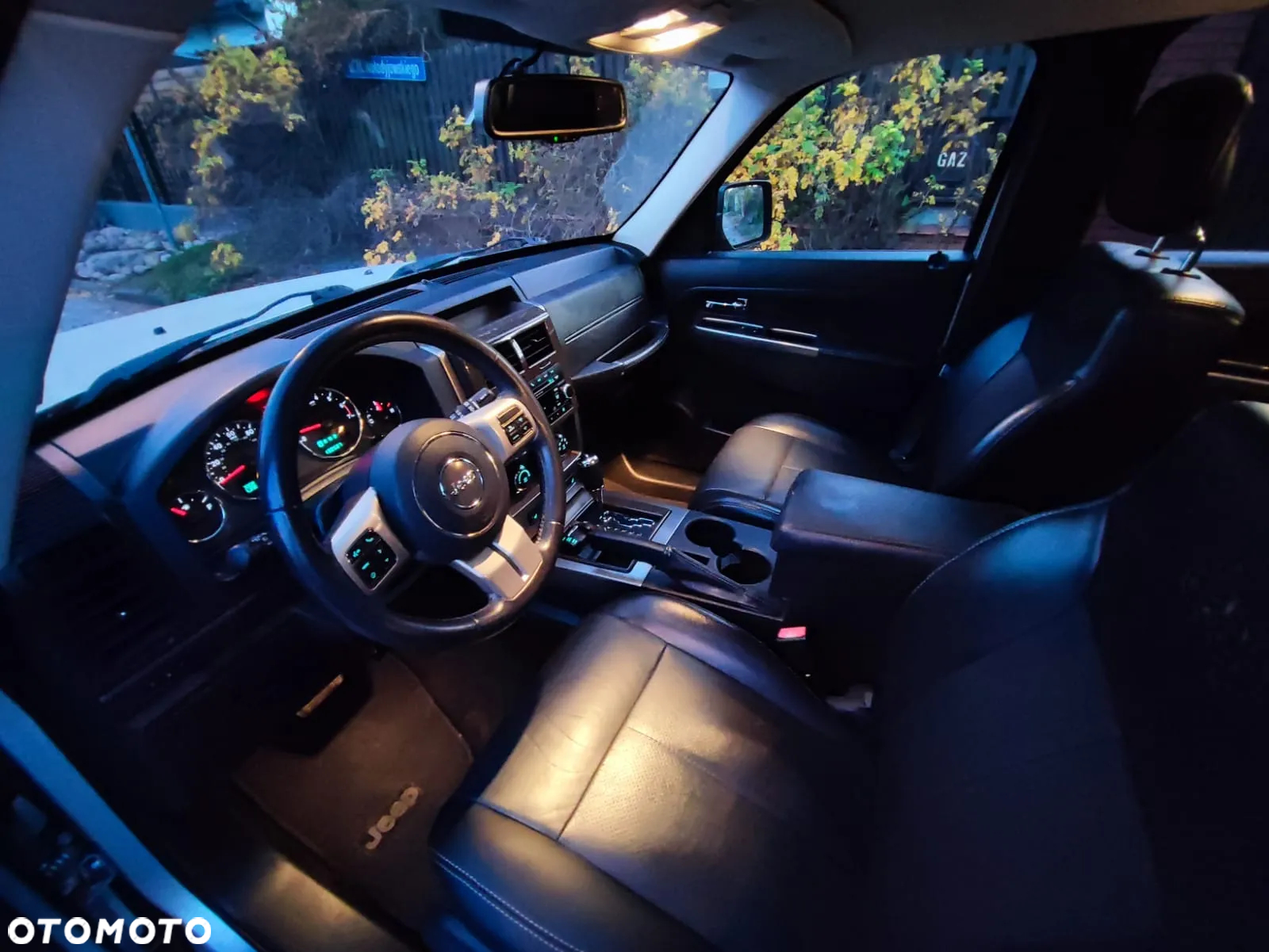 Jeep Liberty - 8
