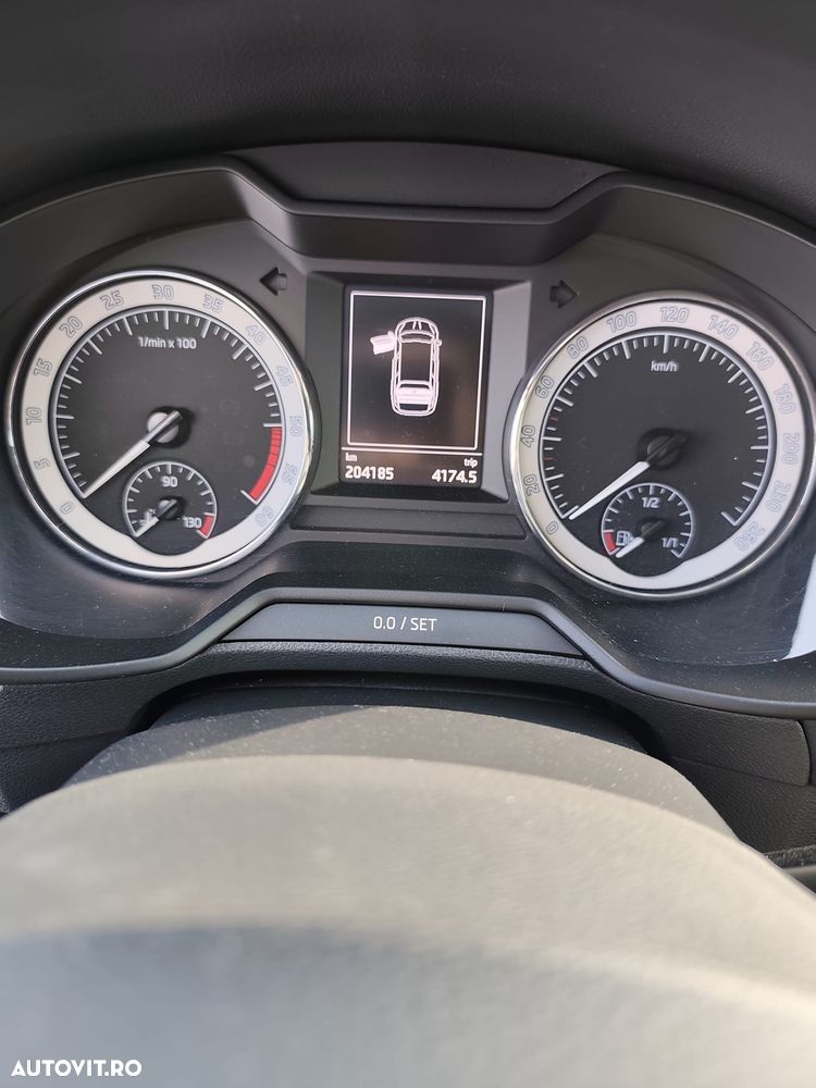 Skoda Octavia 1.6 TDI DSG Ambition - 5