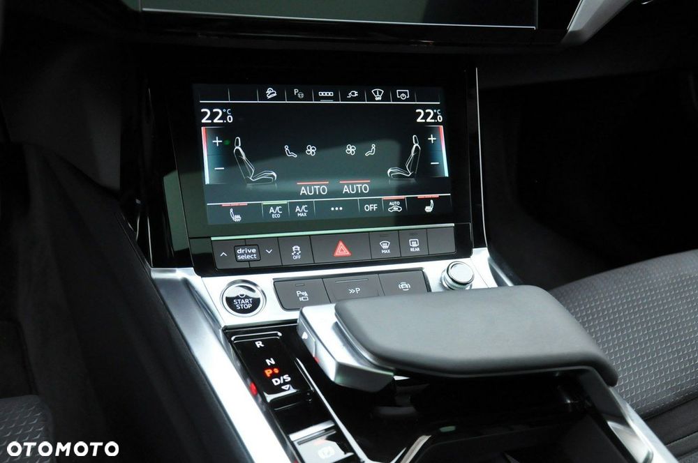 Audi Q8 Sportback e-tron - 19