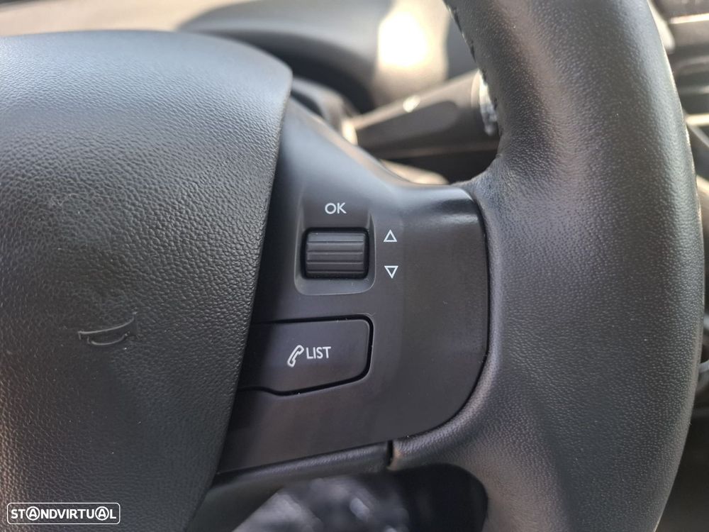 Peugeot 208 1.2 PureTech Active - 32