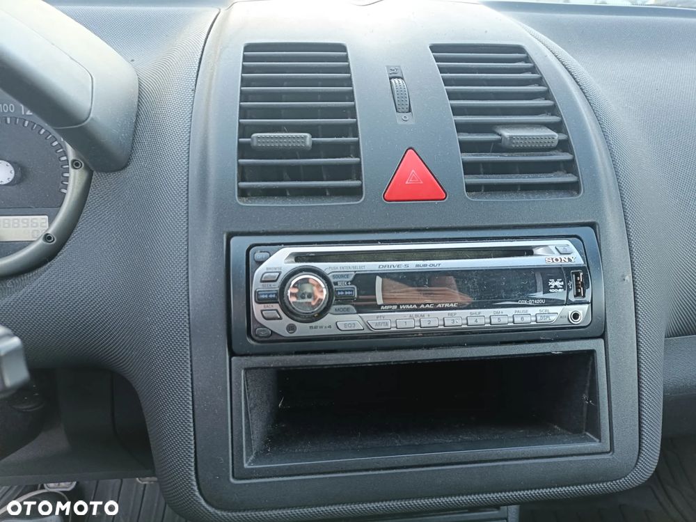 Volkswagen Polo - 11
