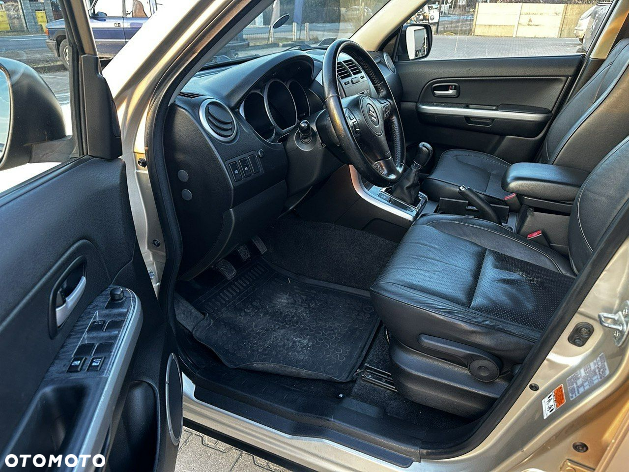 Suzuki Grand Vitara 1.9 DDiS Premium - 17