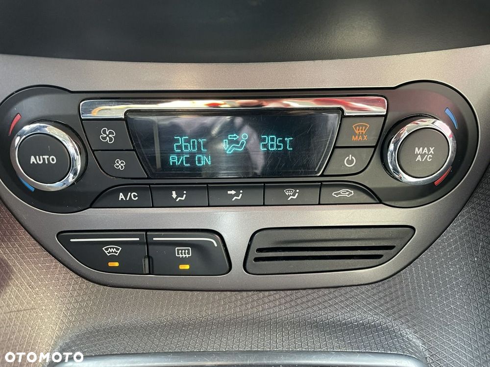 Ford Tourneo Connect 1.6 TDCi Titanium - 21