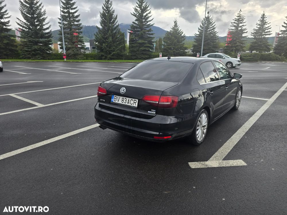Volkswagen Jetta 2.0 TDI DSG Comfortline - 8