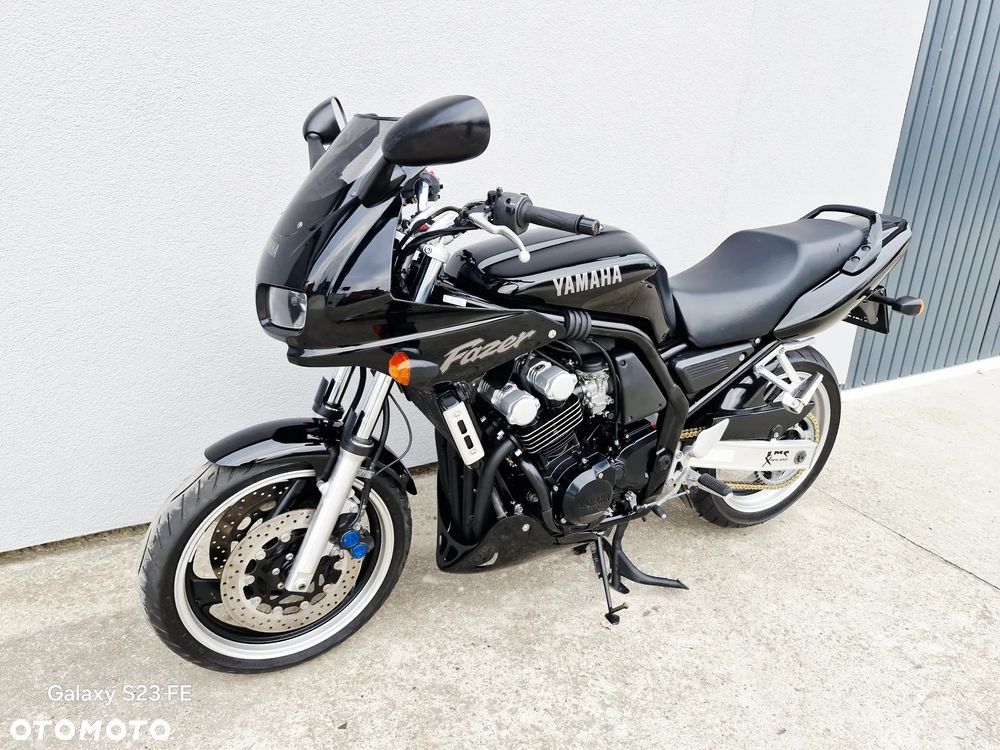Yamaha FZS - 4