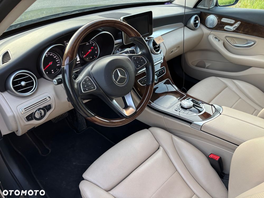 Mercedes-Benz Klasa C 300 9G-TRONIC - 9