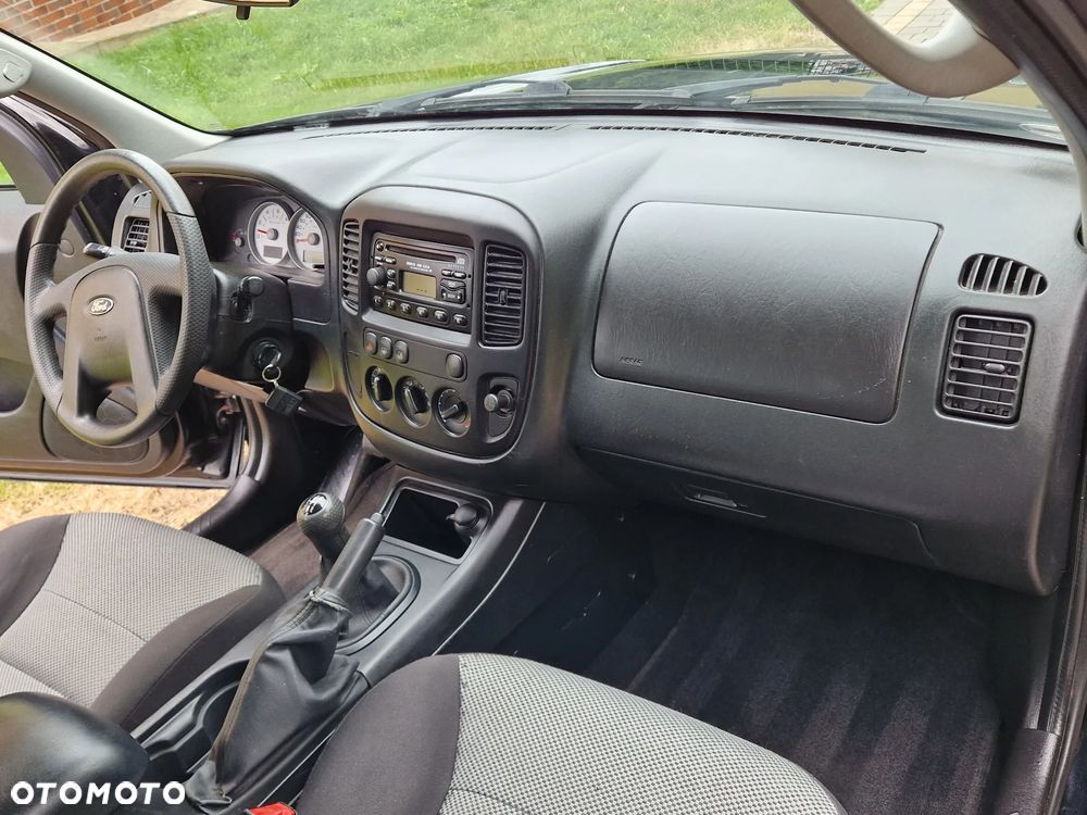 Ford Maverick Standard - 22