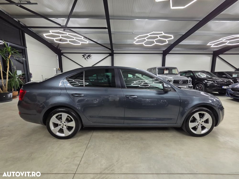 Skoda Octavia 2.0 TDI DSG Ambition - 6