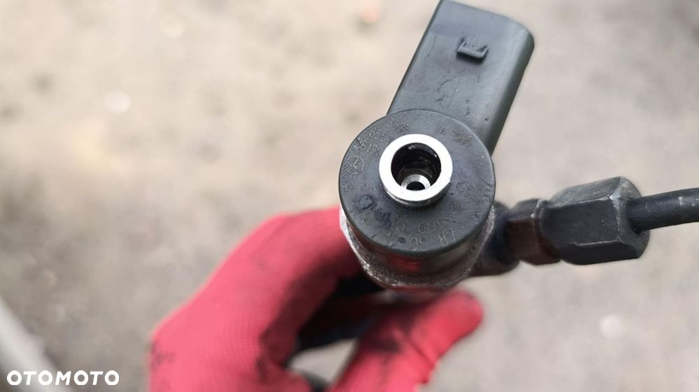 WTRYSKIWACZ WTRYSKI 4 SZT KPL MERCEDES W211 2.2 CDI A6130700587 - 6