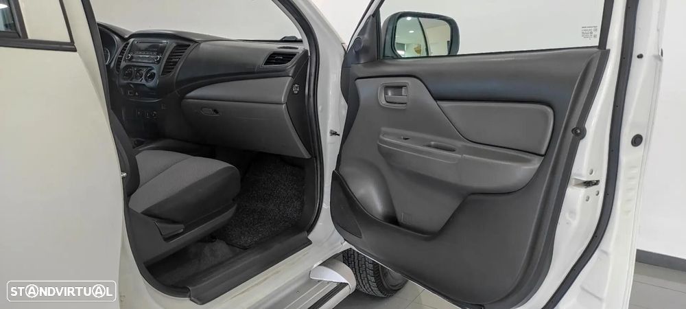 Mitsubishi L200 2.4 DI-D CD Invite 2WD - 26