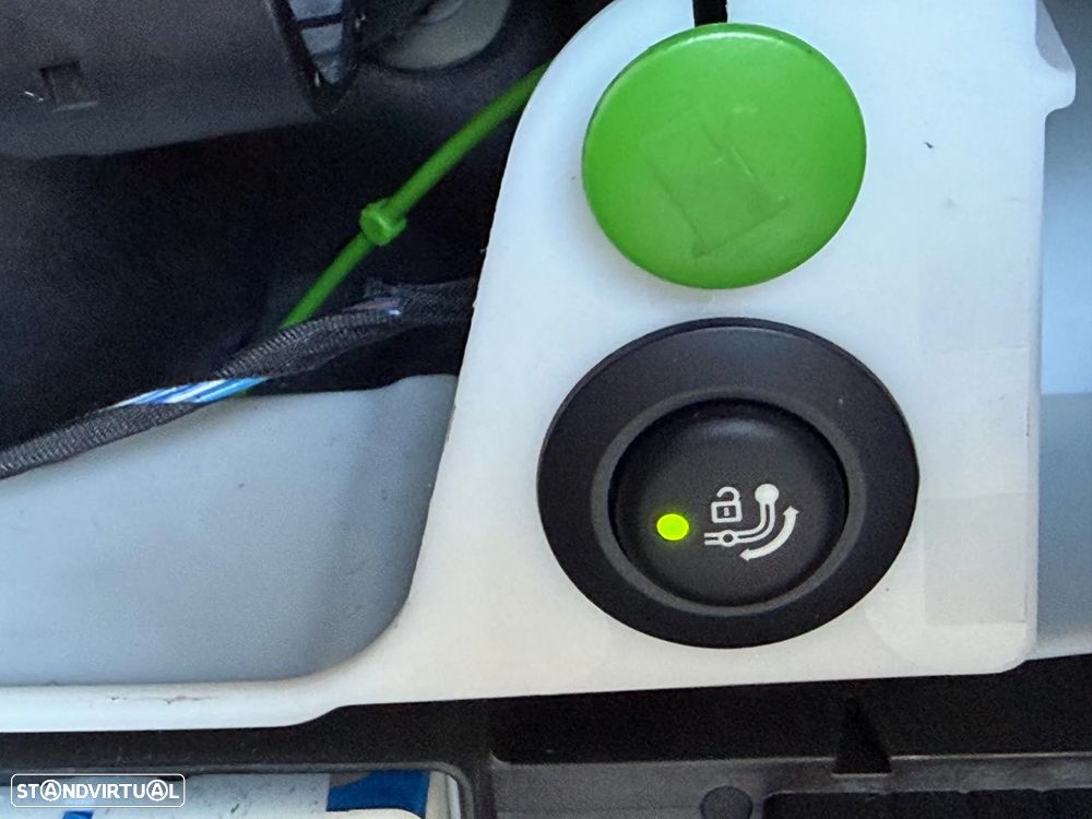 BMW XM Label Red - 15