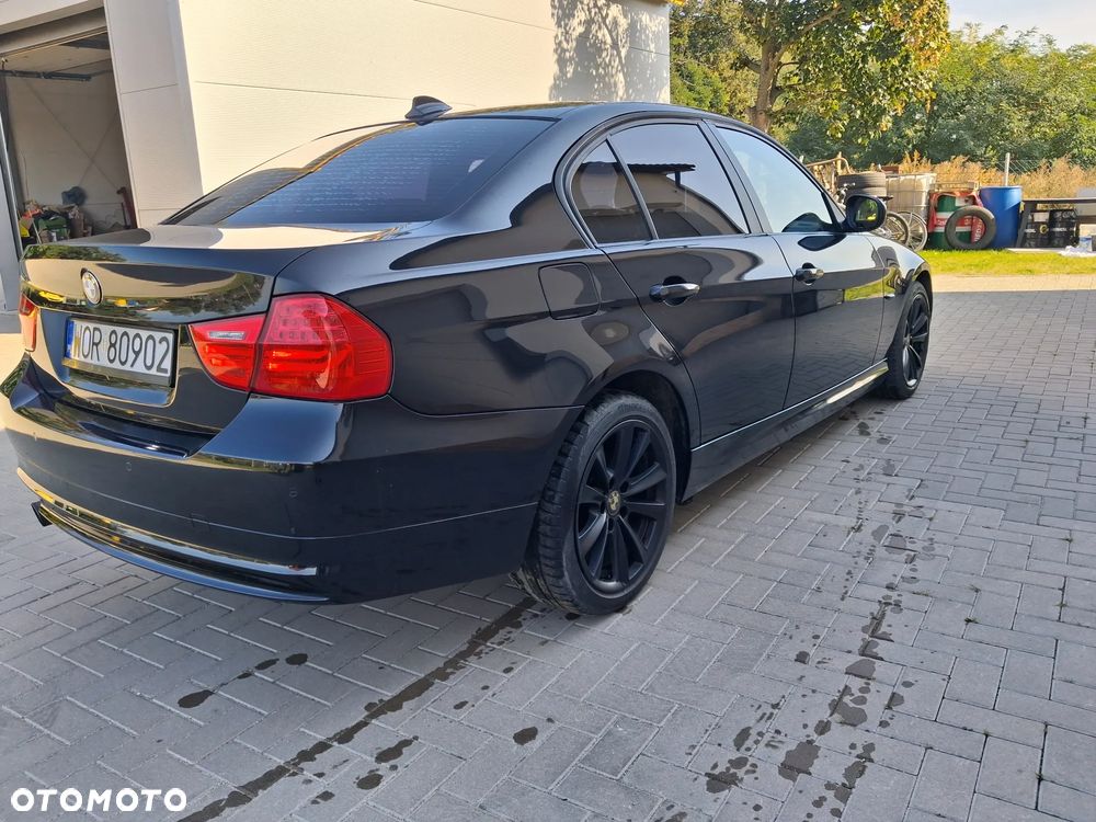 BMW Seria 3 320i - 4
