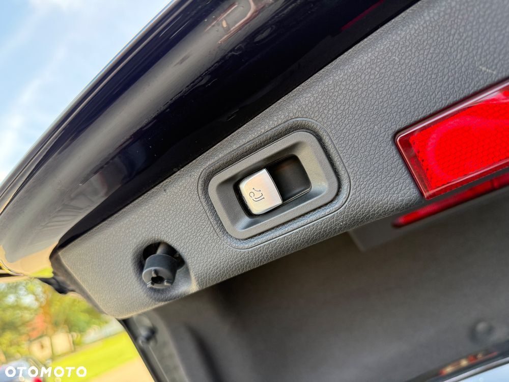 Mercedes-Benz Klasa E 220 d Avantgarde - 37