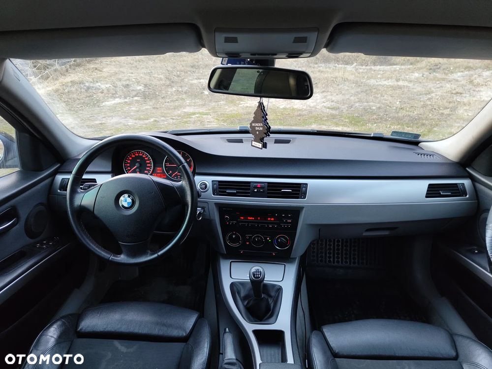 BMW Seria 3 320d - 12