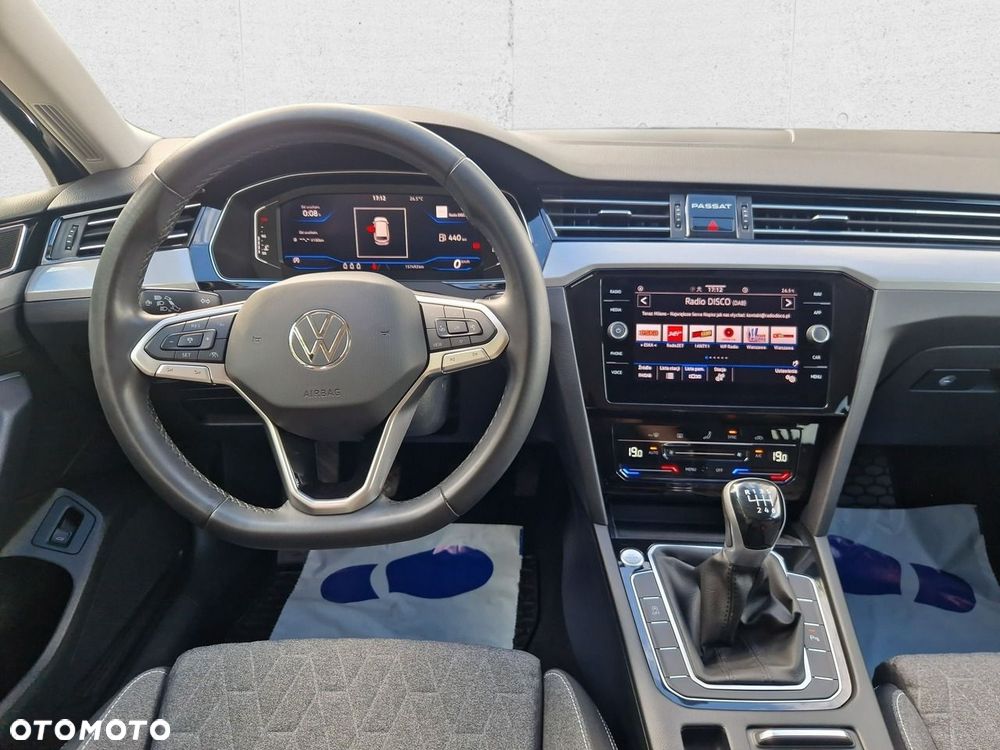 Volkswagen Passat - 18