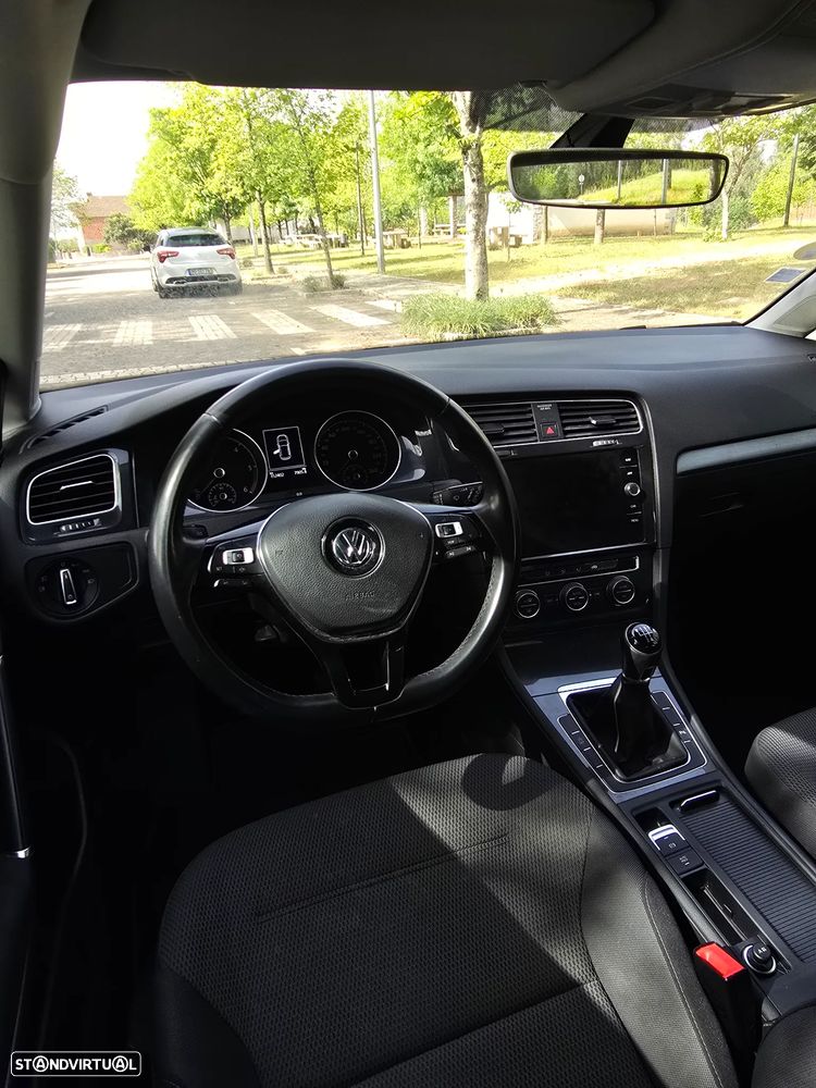 VW Golf 1.6 TDI Confortline - 17