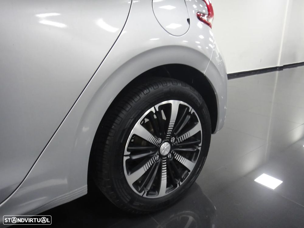 Peugeot 208 PureTech 110 Stop & Start Tech Edition - 11