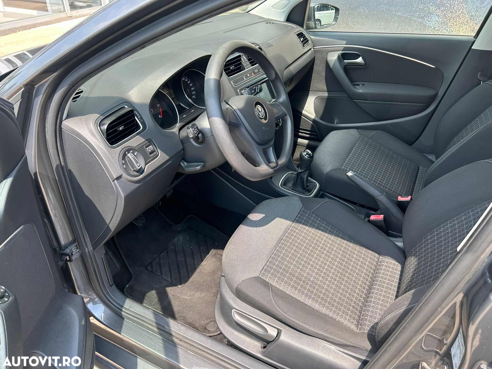 Volkswagen Polo 1.4 TDI (Blue Motion Technology) Comfortline - 11