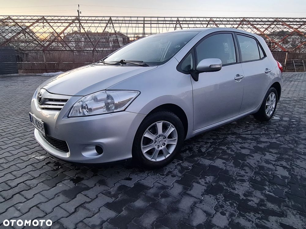 Toyota Auris - 2