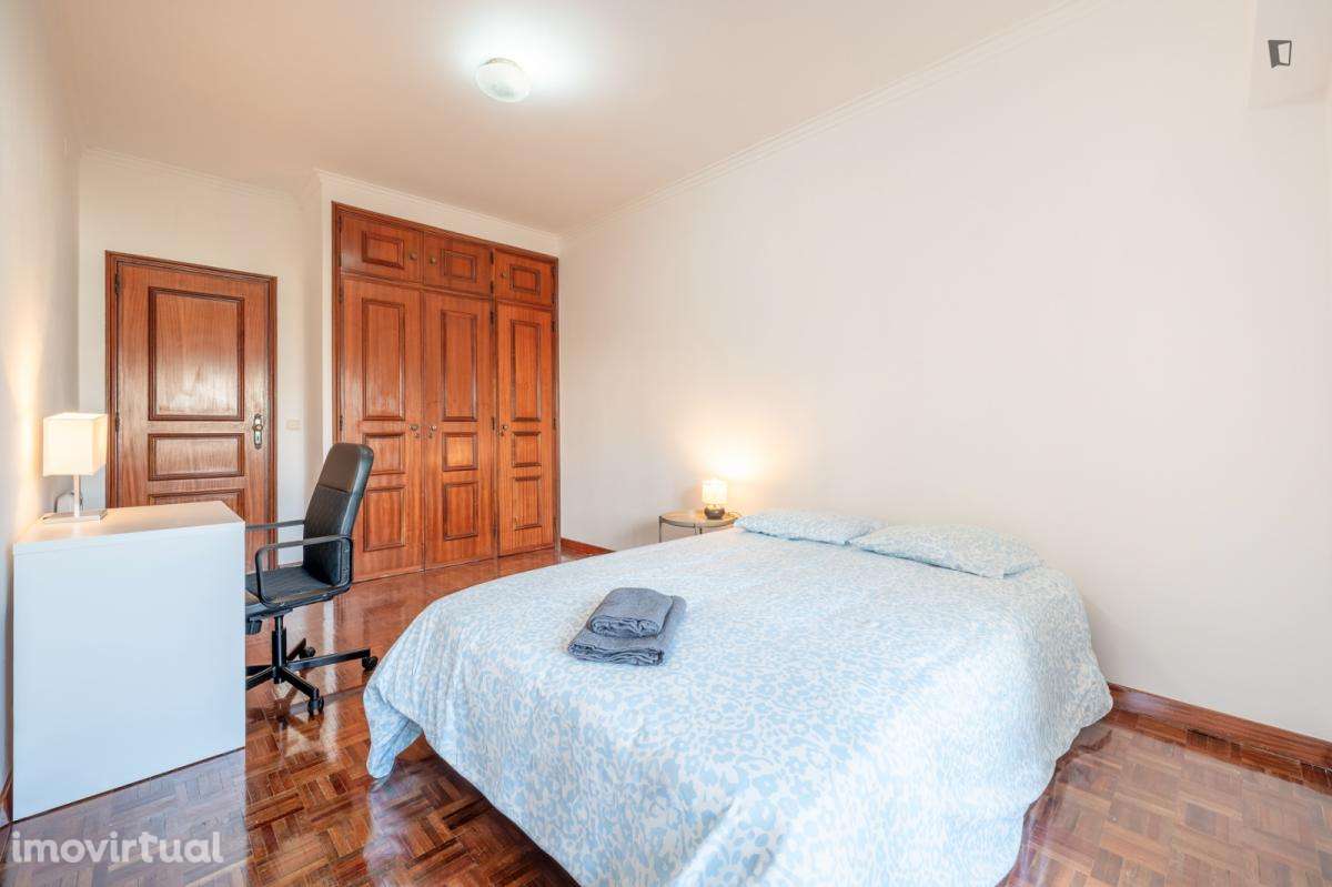 Quarto - localizado em Roma-Areeiro Lisbon - Grande imagem: 3/10