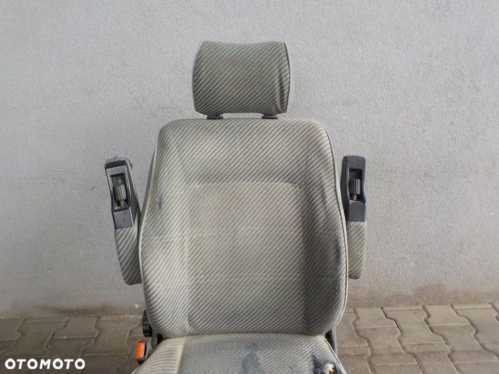 VW T4 FOTEL SIEDZENIE KIEROWCY Z PODŁOKIETNIKAMI - 6